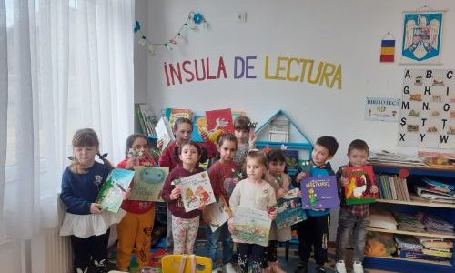 Activitățile lunii martie. “Citește-mi 100 de povești!”
